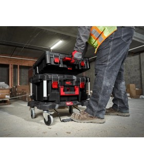 BASE MILWAUKEE PACKOUT CON RUEDAS Y PEDAL